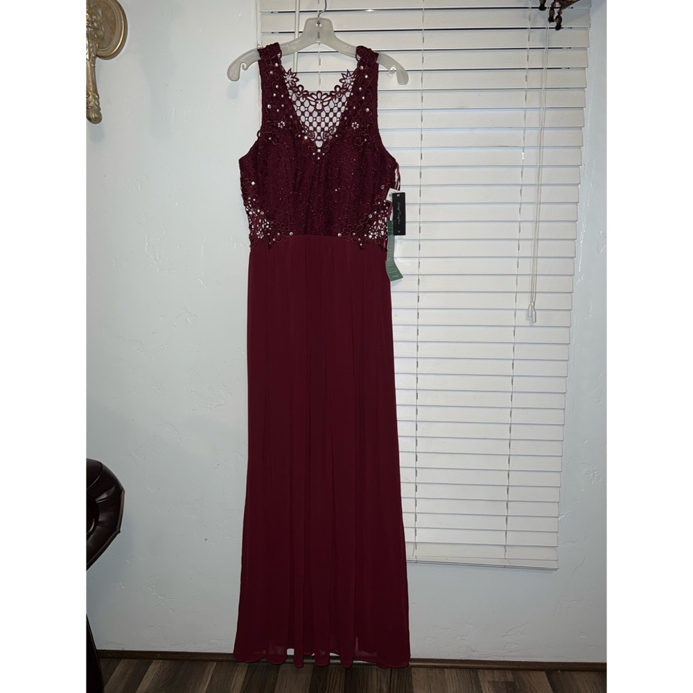 City Triangles Wedding/Prom Dress.
